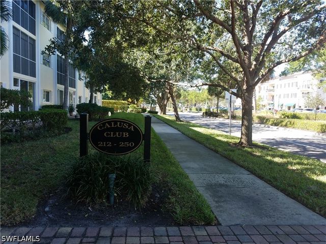 216 Banyan BLVD 216, Naples, FL 34102