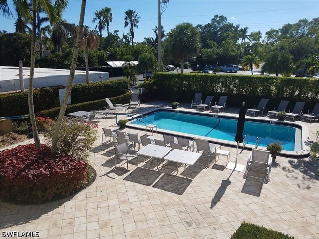 216 Banyan BLVD 216, Naples, FL 34102