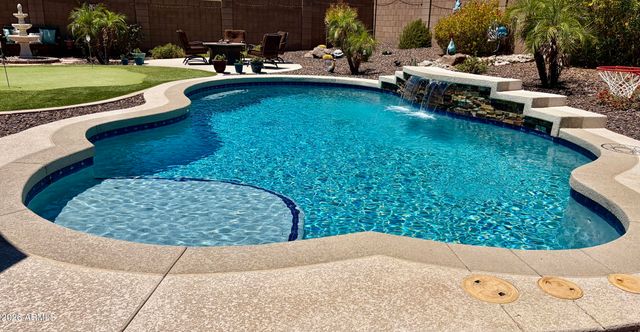 3748 W BINGHAM Drive, New River, AZ 85087
