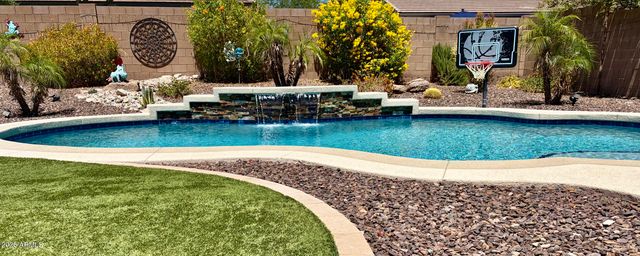 3748 W BINGHAM Drive, New River, AZ 85087
