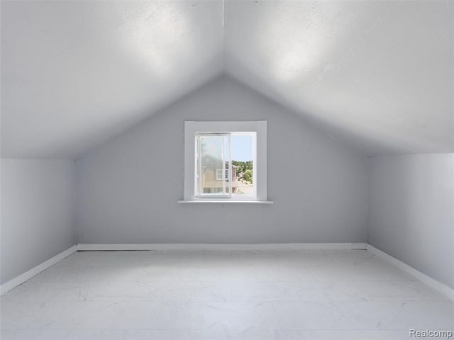 290 S Paddock Street, Pontiac, MI 48342