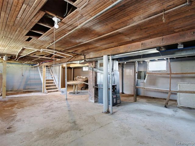 290 S Paddock Street, Pontiac, MI 48342