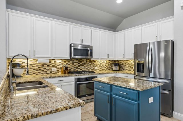 916 Llano Falls Drive, Mckinney, TX 75071