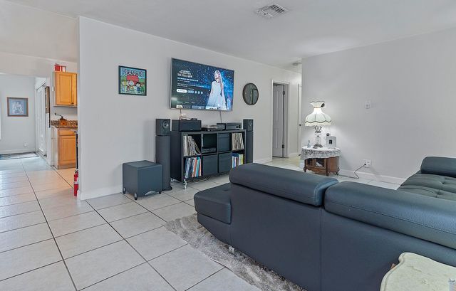 830 SW 1st Avenue, Pompano Beach, FL 33060