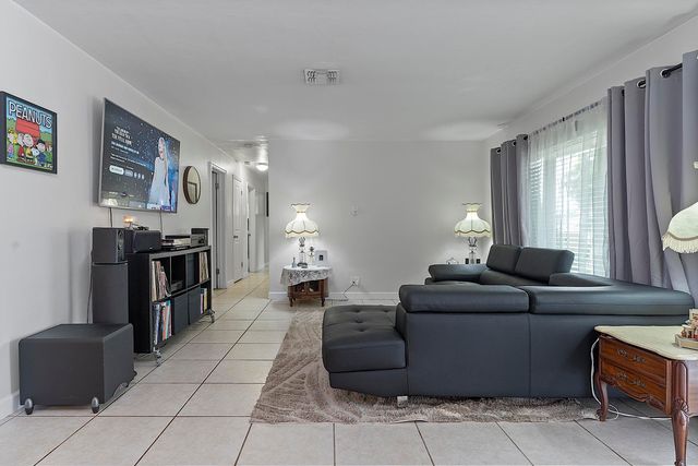 830 SW 1st Avenue, Pompano Beach, FL 33060
