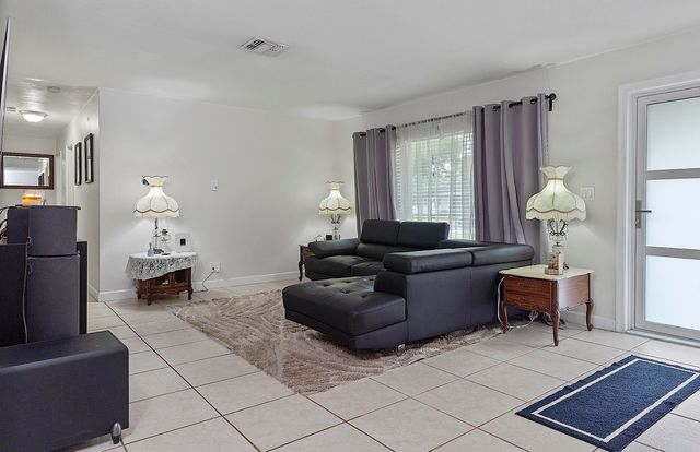 830 SW 1st Avenue, Pompano Beach, FL 33060