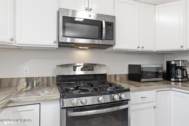 6144 E 21st Avenue, Anchorage, AK 99504