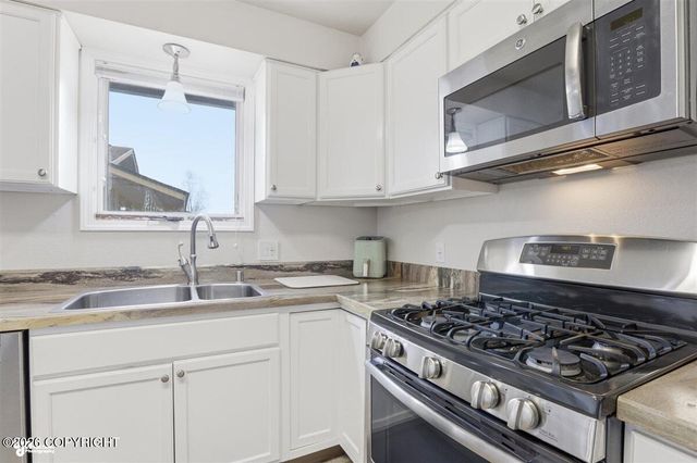 6144 E 21st Avenue, Anchorage, AK 99504