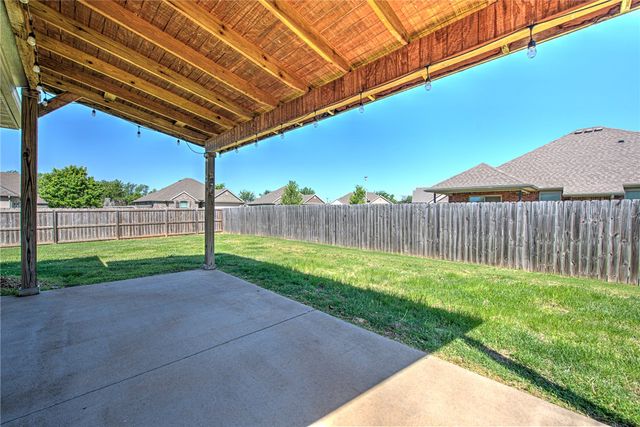 507 W Stoney Point Road, Rogers, AR 72758