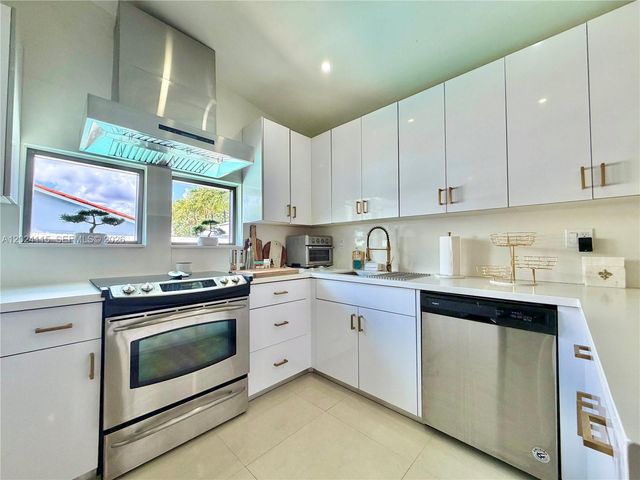 12701 NW 9th St, Miami, FL 33182
