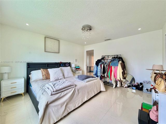 12701 NW 9th St, Miami, FL 33182