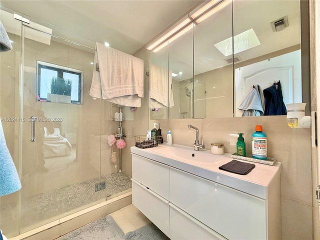 12701 NW 9th St, Miami, FL 33182