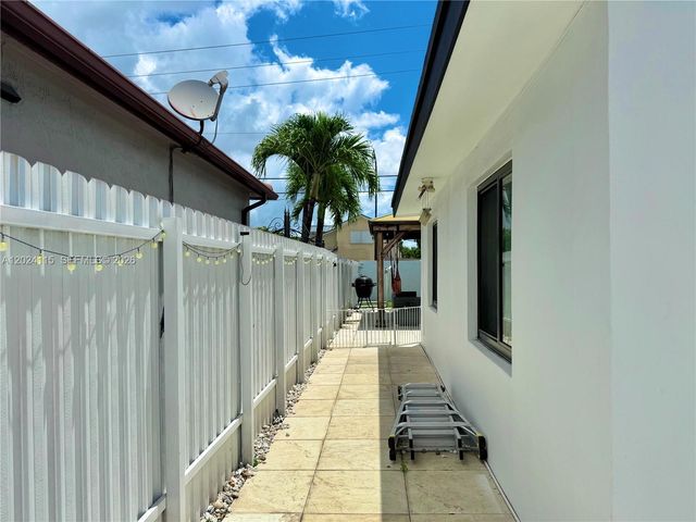 12701 NW 9th St, Miami, FL 33182