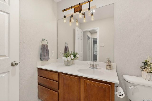 10322 Alsfeld Rnch, Helotes, TX 78023