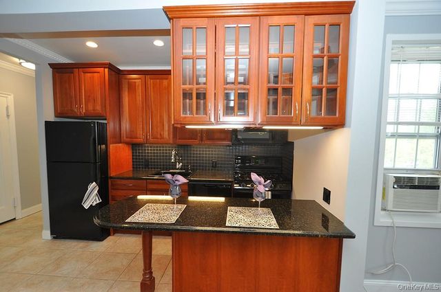 6 Midland Gardens 3D, Bronxville, NY 10708