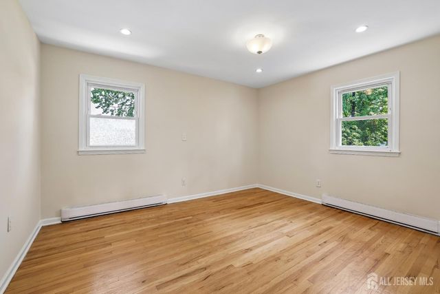 18 Carlton Avenue, Monroe, NJ 08331