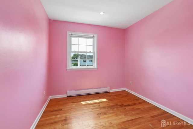 18 Carlton Avenue, Monroe, NJ 08331