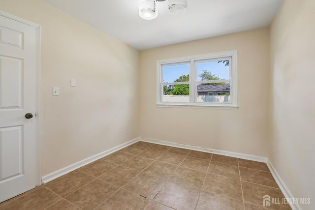 18 Carlton Avenue, Monroe, NJ 08331