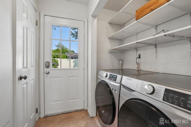18 Carlton Avenue, Monroe, NJ 08331
