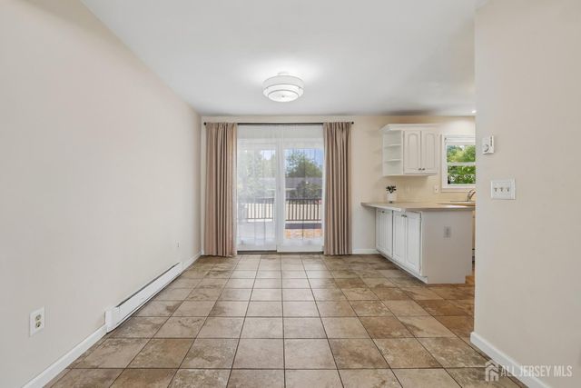 18 Carlton Avenue, Monroe, NJ 08331