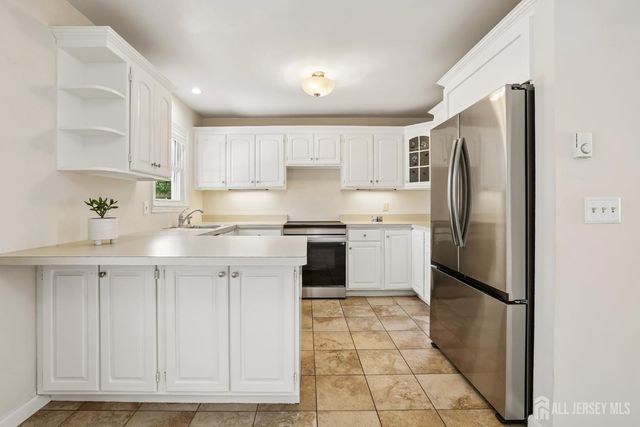 18 Carlton Avenue, Monroe, NJ 08331