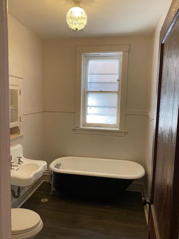 2257 N Springfield Avenue 1F, Chicago, IL 60647