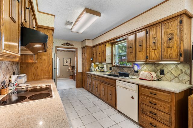 804 Holland Drive, Denison, TX 75020