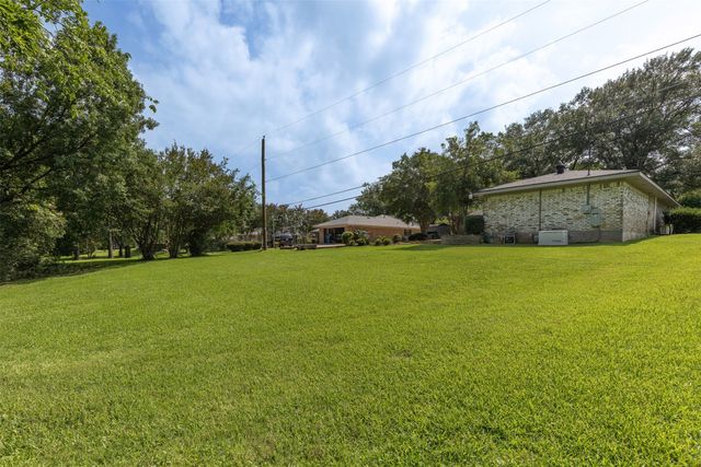 804 Holland Drive, Denison, TX 75020