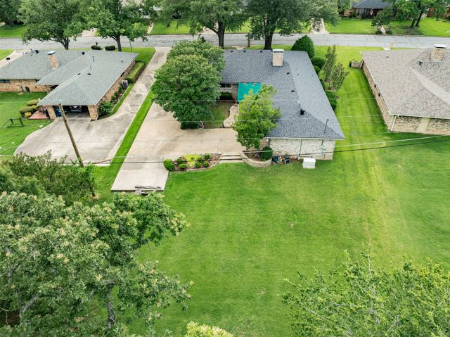 804 Holland Drive, Denison, TX 75020