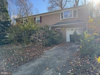 7019 HADLOW DR, Springfield, VA 22152