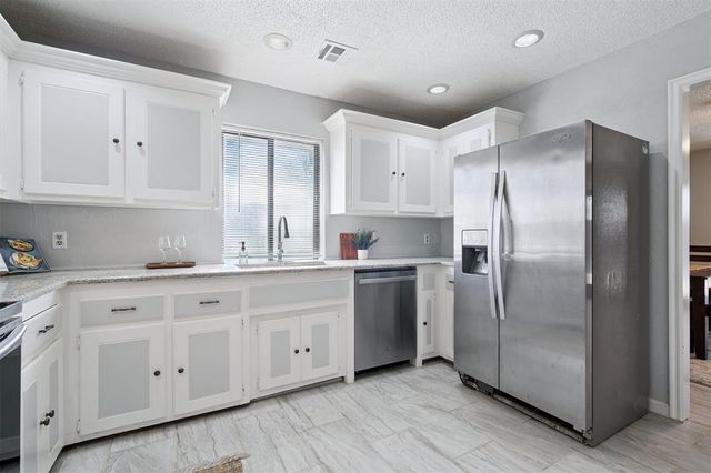 9125 NW 99th Place, Yukon, OK 73099