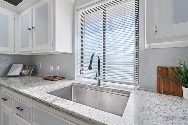 9125 NW 99th Place, Yukon, OK 73099