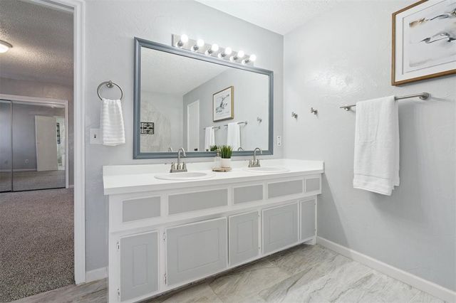 9125 NW 99th Place, Yukon, OK 73099