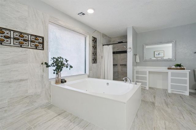 9125 NW 99th Place, Yukon, OK 73099