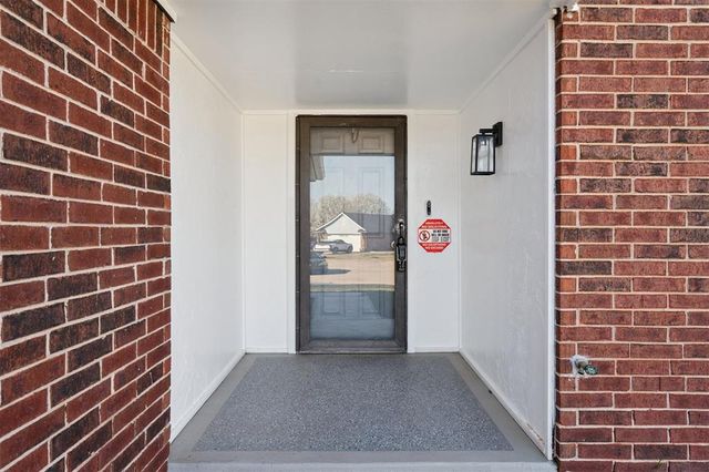 9125 NW 99th Place, Yukon, OK 73099