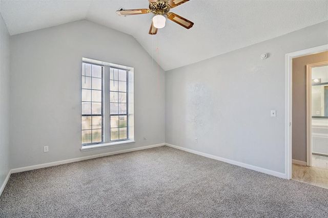 9125 NW 99th Place, Yukon, OK 73099