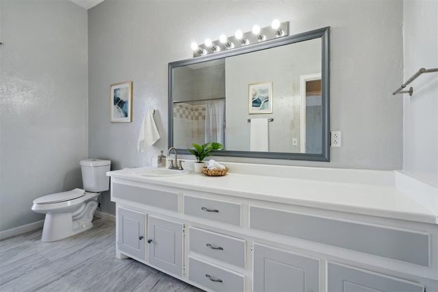 9125 NW 99th Place, Yukon, OK 73099