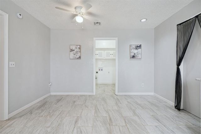 9125 NW 99th Place, Yukon, OK 73099