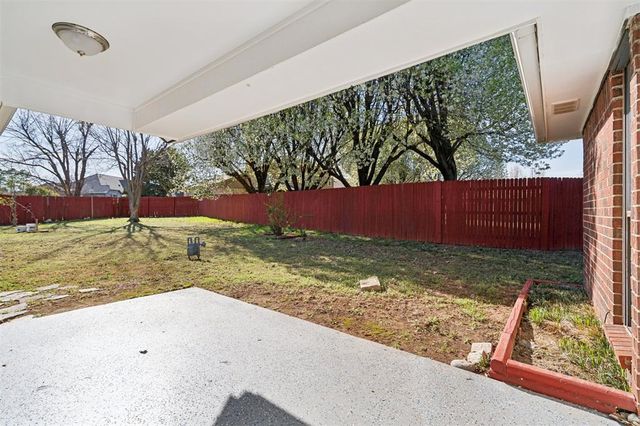 9125 NW 99th Place, Yukon, OK 73099