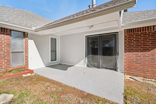 9125 NW 99th Place, Yukon, OK 73099