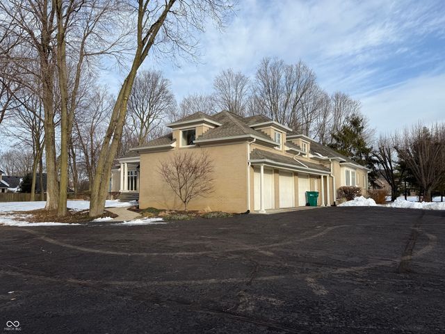 8660 Hunt Club Road, Zionsville, IN 46077