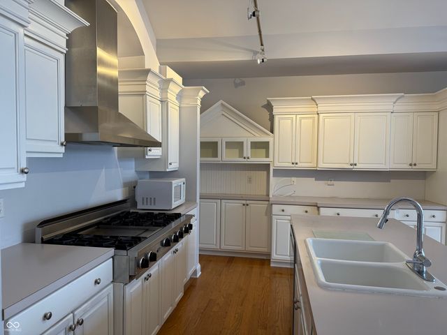 8660 Hunt Club Road, Zionsville, IN 46077