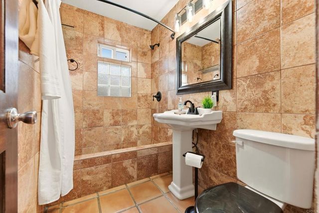 962 Hanover Street, San Diego, CA 92114