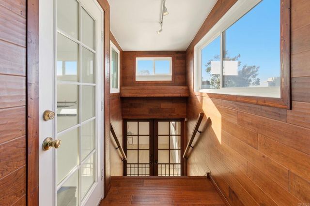 962 Hanover Street, San Diego, CA 92114