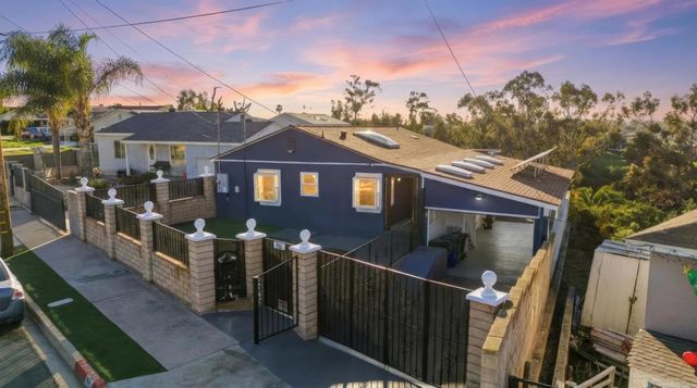 962 Hanover Street, San Diego, CA 92114