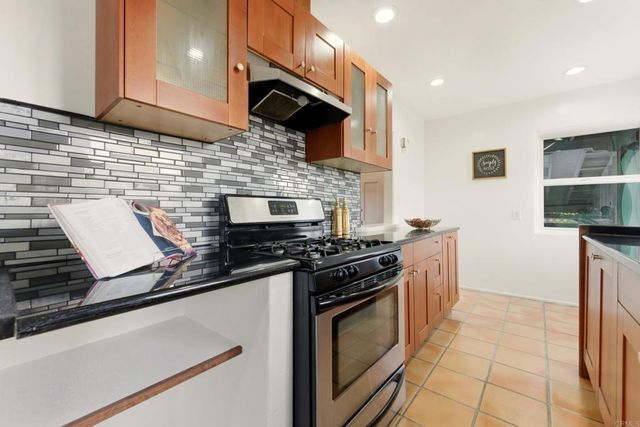 962 Hanover Street, San Diego, CA 92114