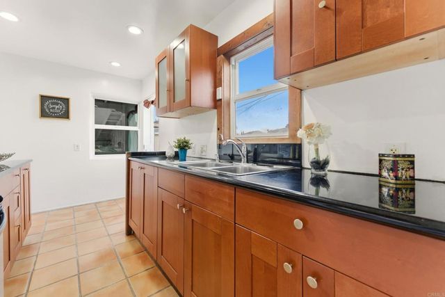 962 Hanover Street, San Diego, CA 92114