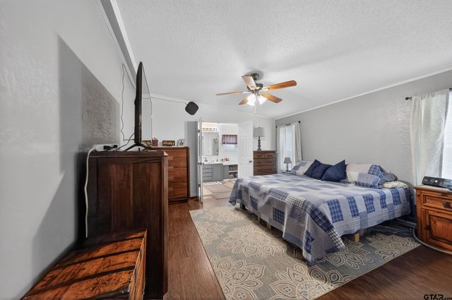 14560 Persimmon Creek Drive, Chandler, TX 75758