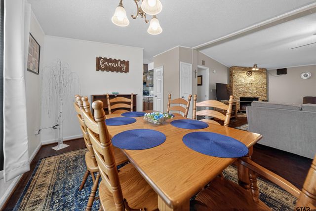 14560 Persimmon Creek Drive, Chandler, TX 75758