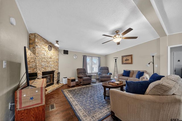 14560 Persimmon Creek Drive, Chandler, TX 75758